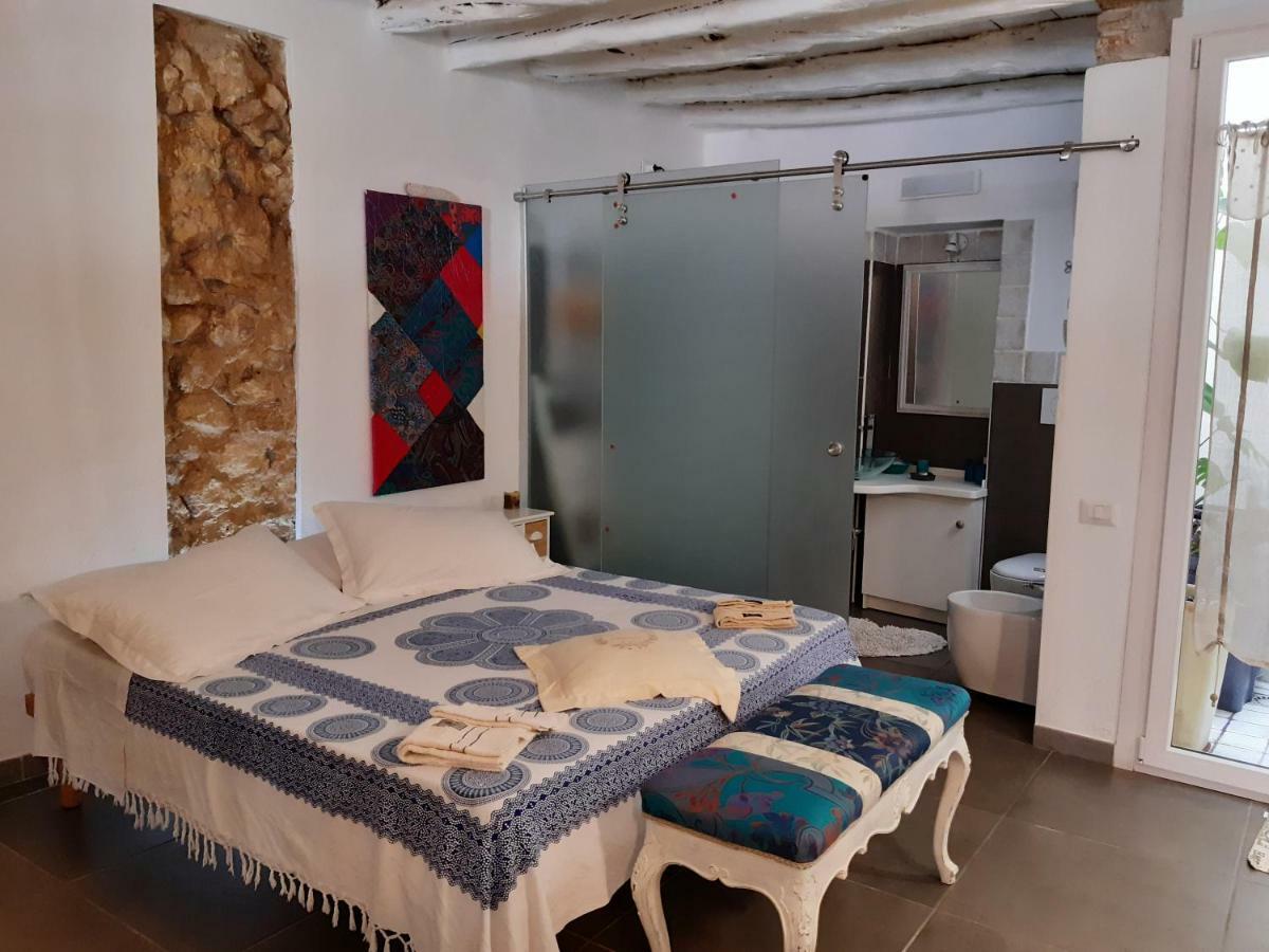 Cozy Loft In The Heart Of Cagliari 빌라 외부 사진
