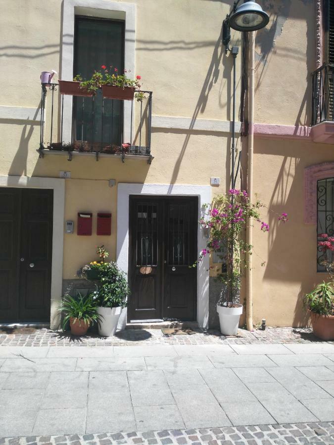 Cozy Loft In The Heart Of Cagliari 빌라 외부 사진