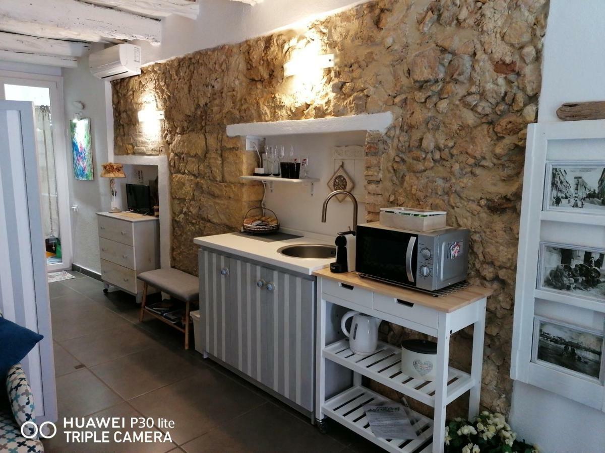 Cozy Loft In The Heart Of Cagliari 빌라 외부 사진